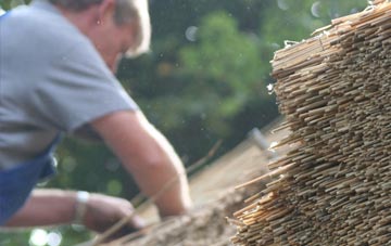 professional Pont Rhyd Y Cyff thatchers